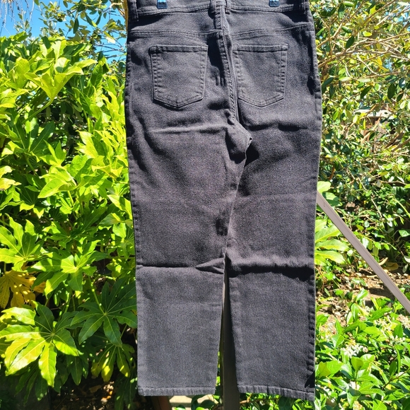 Gloria Vanderbilt "Amanda" Black Jean. Size 14 PETITE - Picture 2 of 9